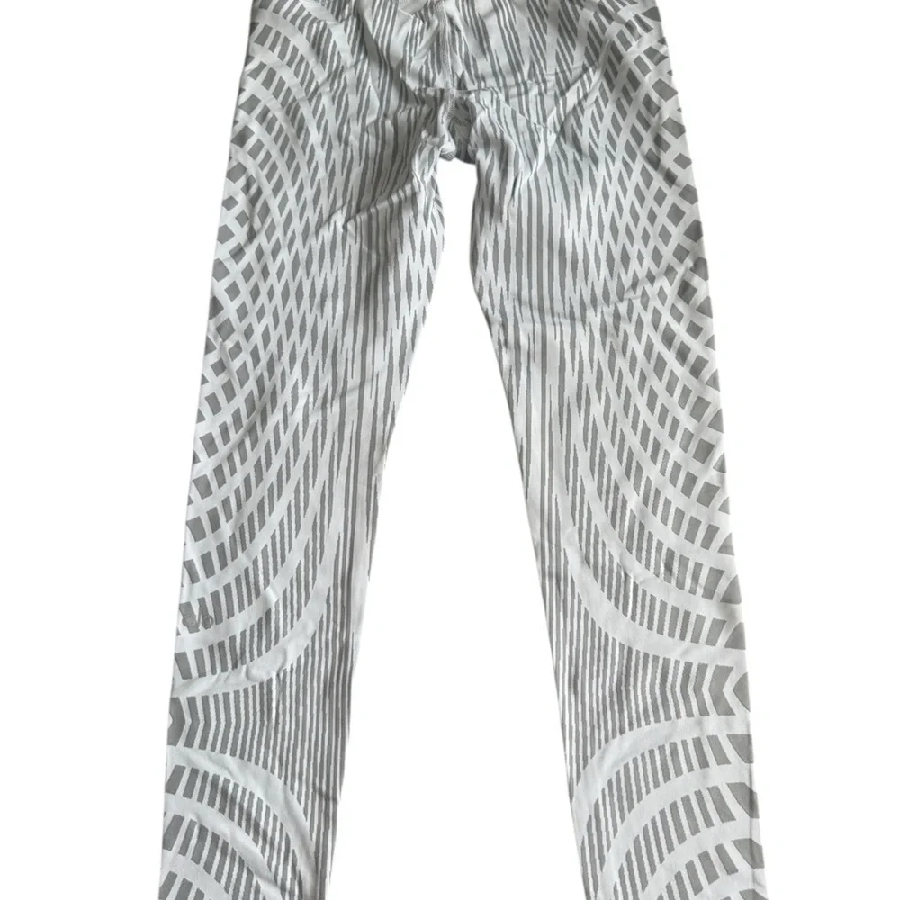 Alo Yoga Geometric Patterned Leggings